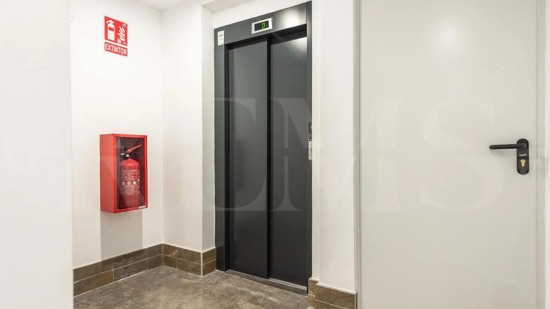 Stylish Apartments With Balcony & Parking Near The Beach By Rems Malaga