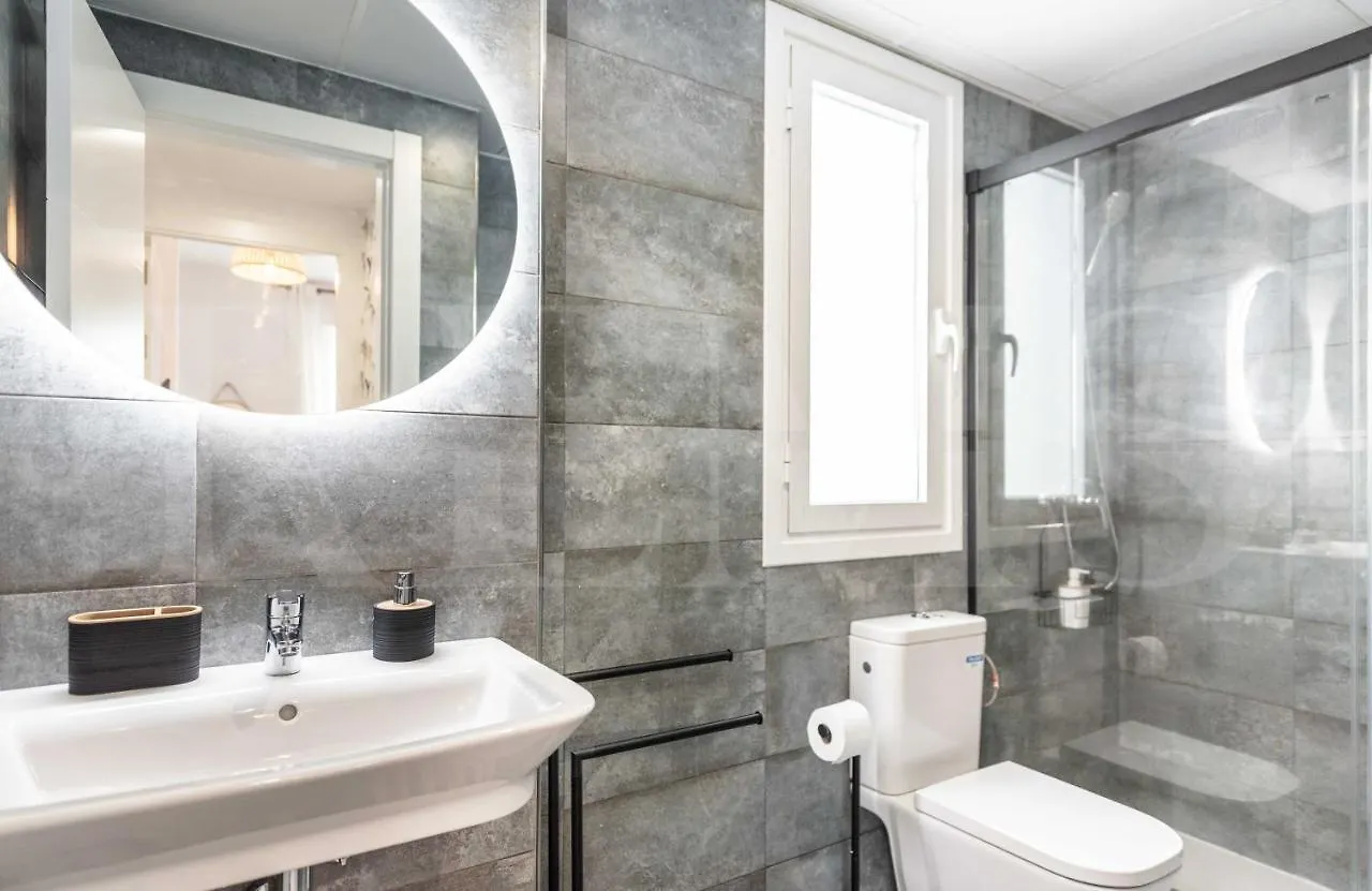 Stylish Apartments With Balcony & Parking Near The Beach By Rems Malaga