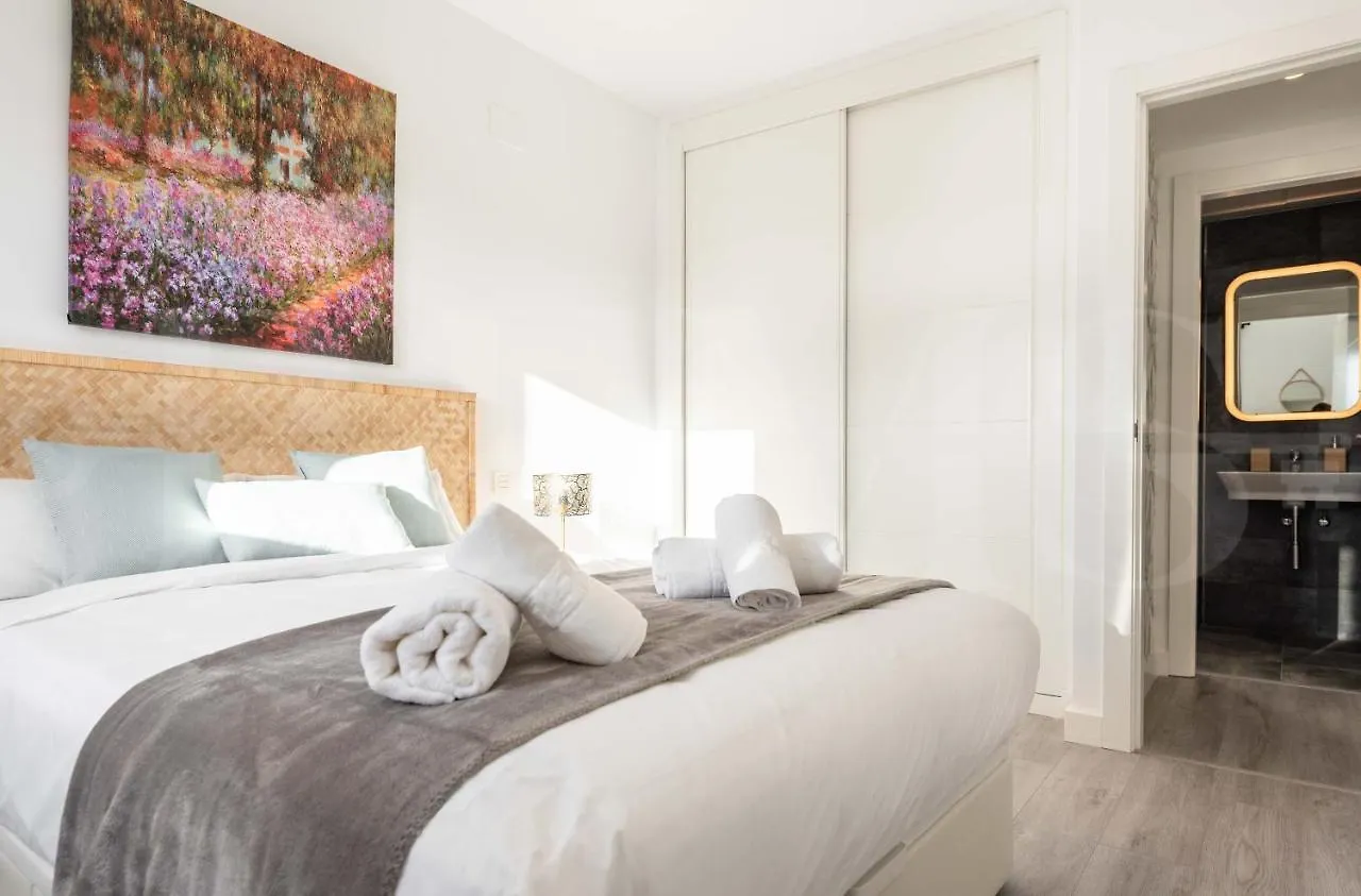 Stylish Apartments With Balcony & Parking Near The Beach By Rems Malaga